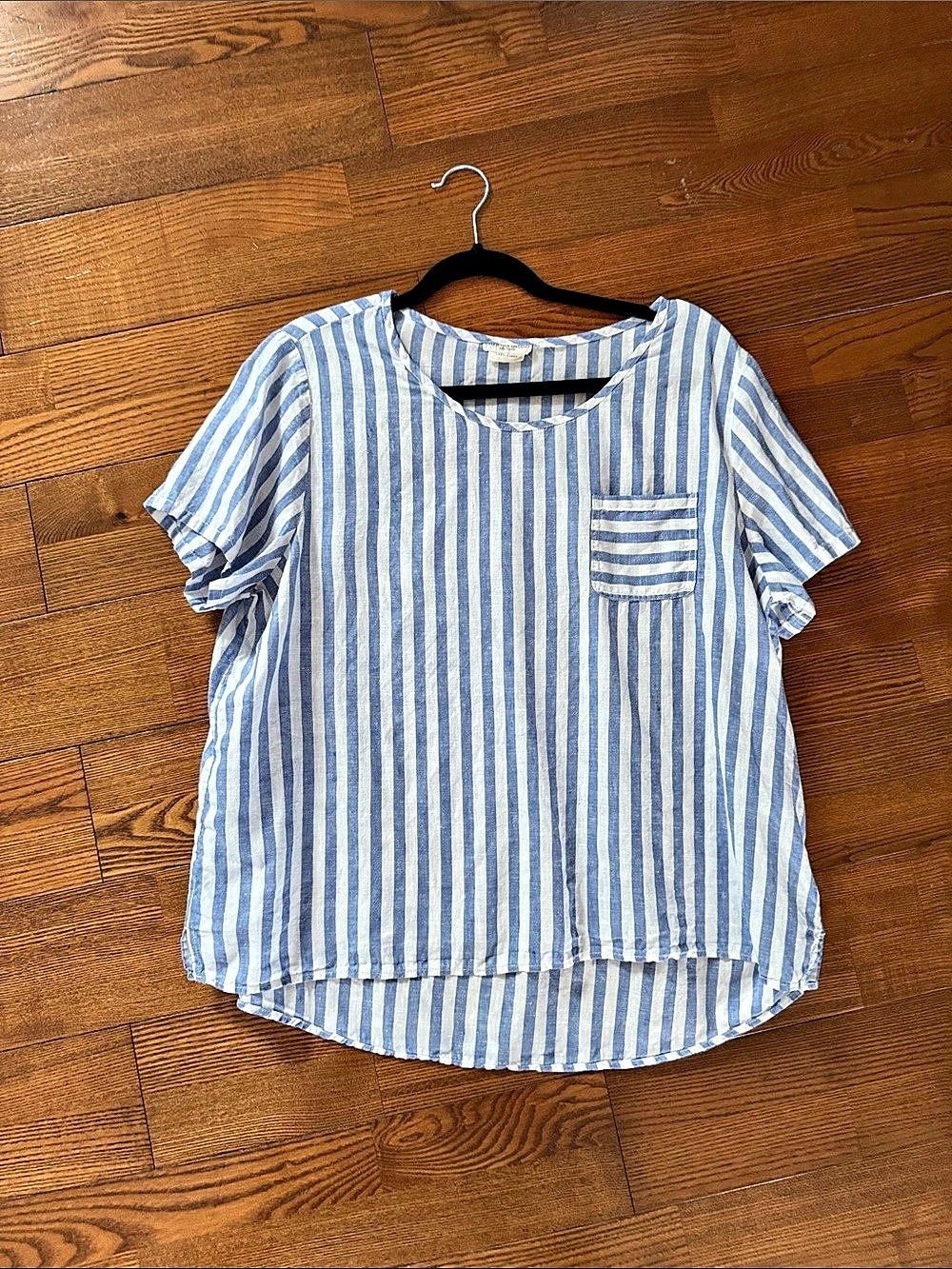 Christian Siriano Striped 100% Linen Top in Blue & White Like New